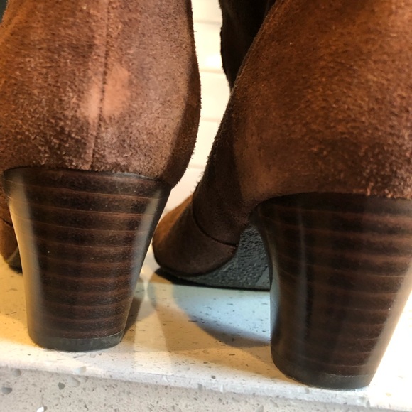 Easy Spirit Slouchy Brown Suede Boots Size 8.5 W - Picture 3 of 6